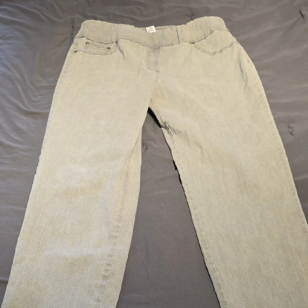 Ruby Rd. Women's Straight Leg Pants in Light Gray